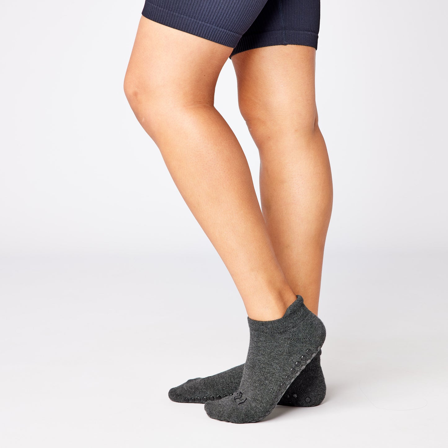 Charcoal ankle sock with grip sole